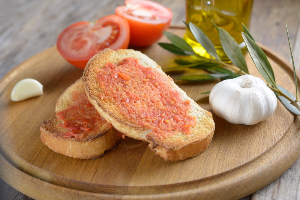 Pan con tomate